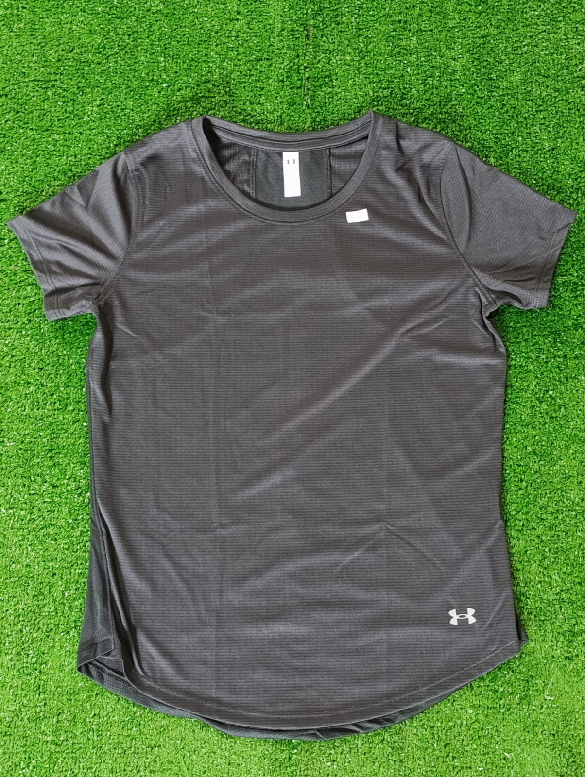 CAMISETA DEPORTIVA LICRADA  UNDER ARMUR